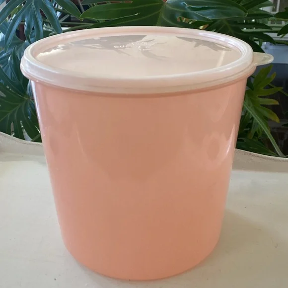 Vintage Eagle Super Seal Pink Container. Made in USA - Picture 6 of 6